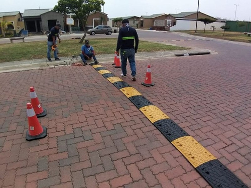 Reductor De Velocidad Vial ,policia Acostado De Caucho