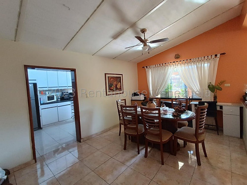 Rent-a-house Vende Hermosa Casa, En Los Samanes, Maracay, Estado Aragua, 25-13842 Gf.