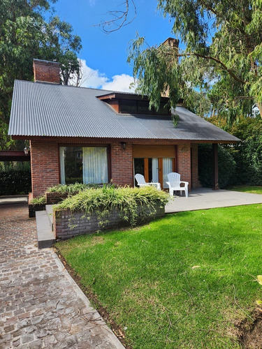 Casa A La Venta En De Los Langostinos , Centro-golf, Pinamar - Ref : 41