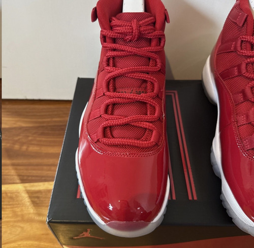 Nike Air Jordan 11 Retro Win Like 96 (Usado)