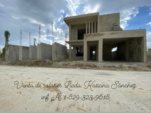 Solares Con Titulos En Residencial Con Todos Los Servicios.