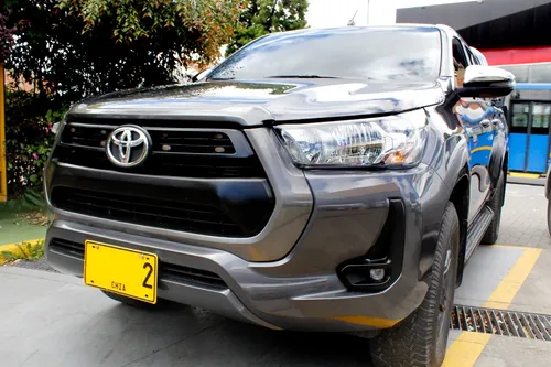 Toyota Hilux 2.4 Mt Diesel 4x4