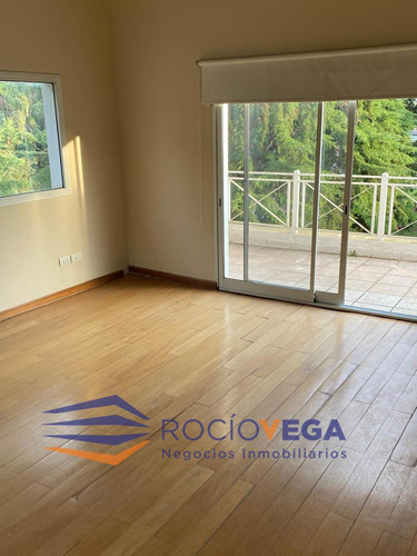 Casa En Venta En Campos De Alvarez