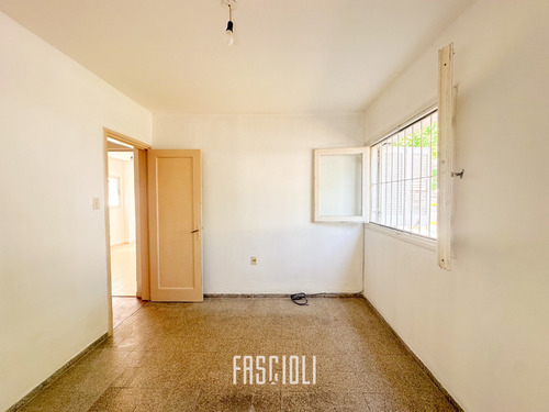 Apartamento Tipo Casa Sobre Av. Rivera Y Colombes