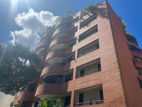 Venta De Apartamento, En Edificio De Baja Densidad. Campo Alegre