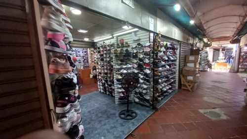 Imagen 3 de 4 de Local Comercial En C.c. Mi Viejo Mercado, Av. Carabobo Cruce Con Calle Girardot, En Pleno Centro De Valencia. (gll-178)