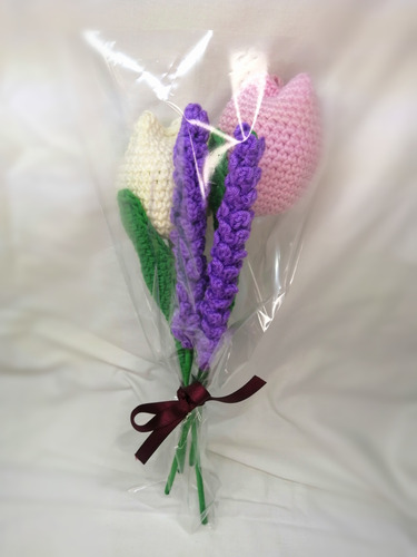 Ramo Tulipanes Y Lavandas, Tejidas A Crochet, Flores.