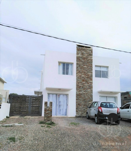 Imagen 1 de 20 de Punta Del Este, Apartamento En Pinares Con Estufa Y Parrillero Propio.- Ref: 54557