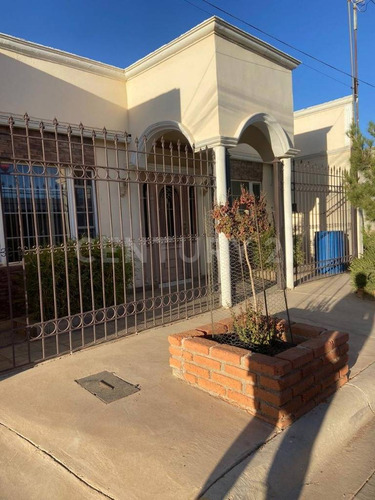 - Se Vende Casa En Calle Chapultepec En Cd. Cuauhtemoc, Chih.