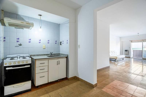 Departamento En Venta De 2 Ambientes En Parque Patricios