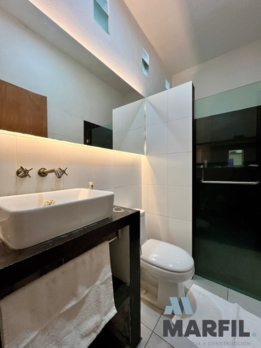 Casa En Venta Ideal Para Negocio / Oficinas En Esmeralda Norte Colima