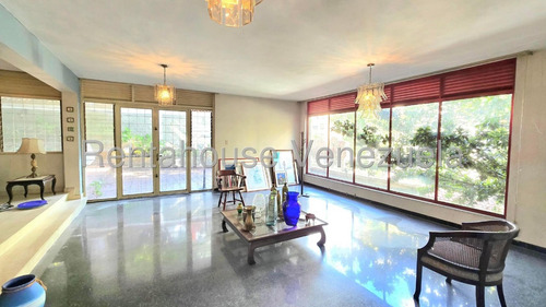 Casa En Calle Cerrada En Venta, Urb. El Marques