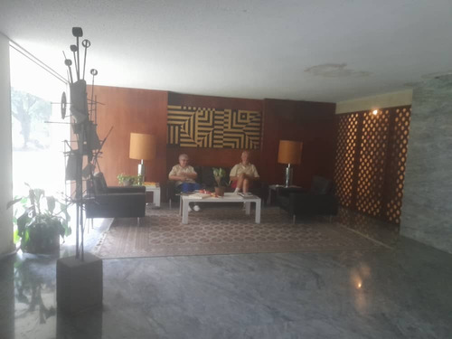 En Venta Espectacular Apartamento Ubicado En La Urbanización La Florida