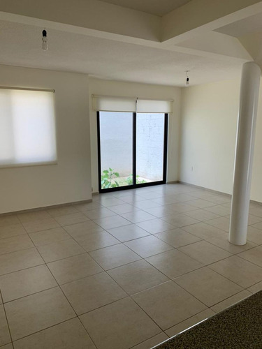 Imagen 2 de 30 de Casa En Renta En El Refugio, Vidara