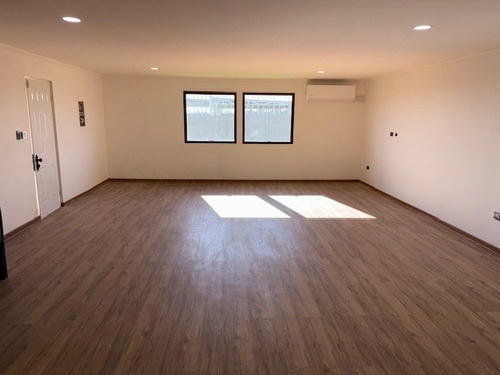 Casa En Arriendo De 4 Dorm 3 B. En Condominio Olivar