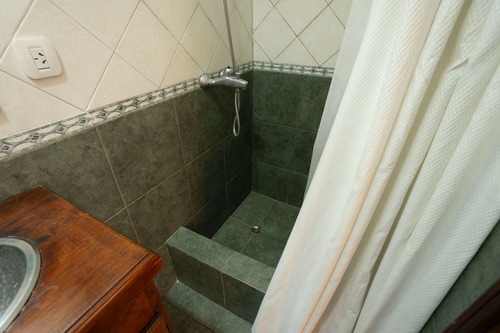 Casa 4 Ambientes Con Parque Y Cocheras