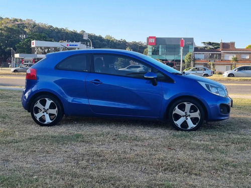 Imagen 9 de 11 de Kia Rio 2015 1.4 Ex 109cv 6mt
