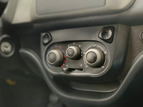 Imagem 8 de 15 de Fiat Fiorino Hard Working 1.4 Completo