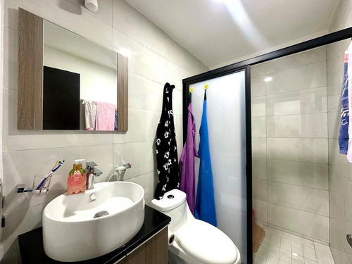 En Venta, Pent-house En Piso 15 Con Roof Top, Jacuzzi Y Asador Privados