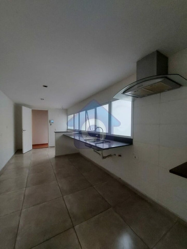 Imagem 13 de 15 de Amplo Sobrado, Imponente E De Esquina. - Tw17214