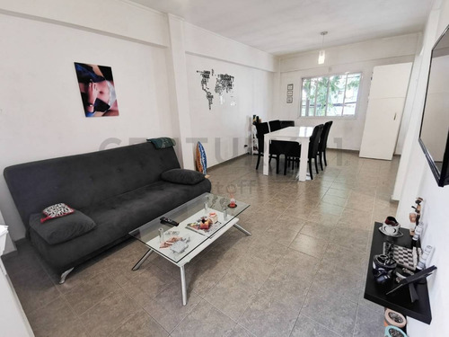 Imagen 2 de 13 de Departamento En Venta De 2 Dormitorios En La Plata