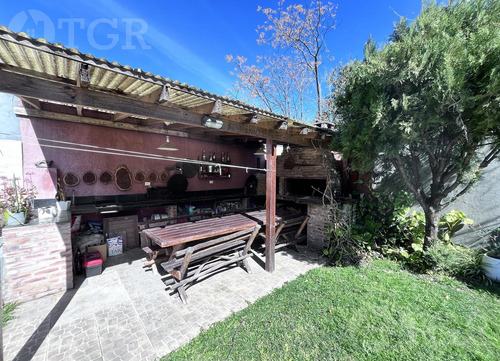 Venta De Distinguida Casa En Hurlingham