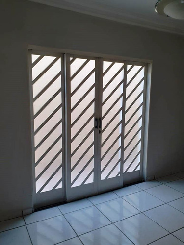 Imagem 8 de 15 de Casa - Padrão, Para Venda Em Uberlândia/mg - 1001602