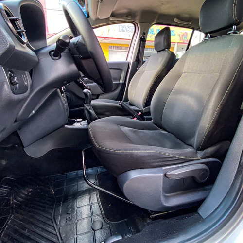 Imagem 14 de 15 de Renault Sandero Stepway 1.6 Prata 2017