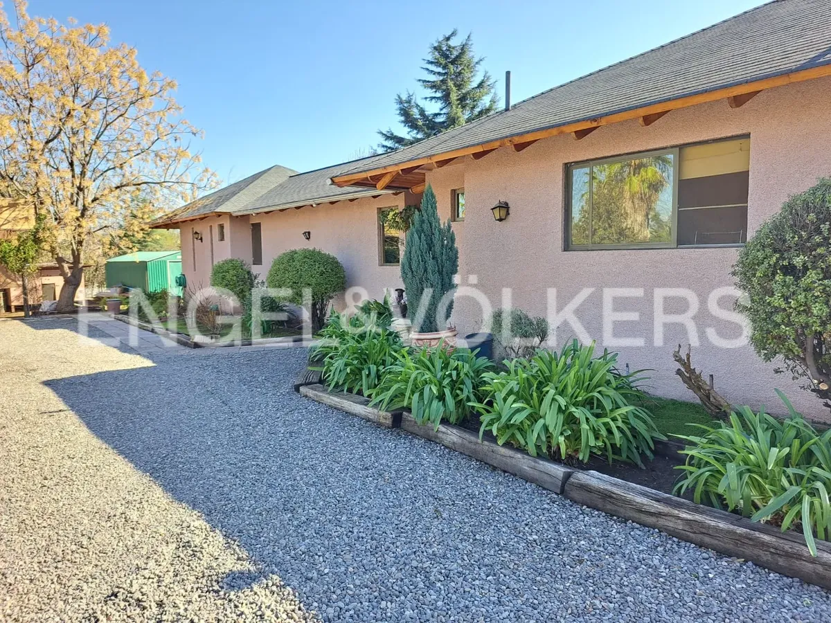 Imagen 2 de 23 de Casa Con Departamento Exterior En Sector Campestre
