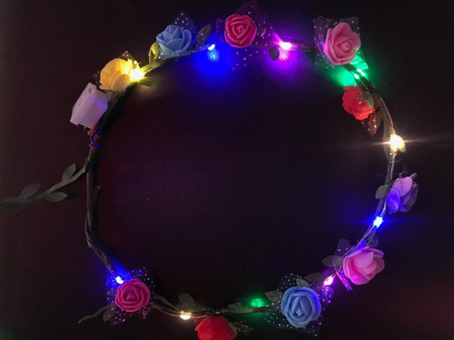 Imagen 4 de 10 de Vincha Tiara Cotillon Luminosa Flores Led Multicolor Hippie
