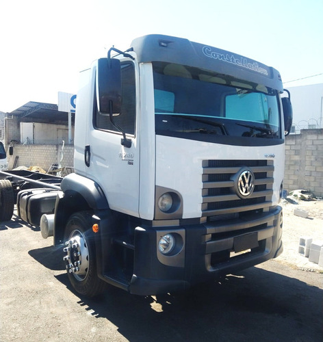 Imagem 1 de 12 de Volkswagen 17-280 Constelation 4x2 2013