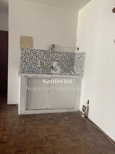 Venta Oficina Ciudad Vieja, Bs. Aires Y Zabala, 40 M2