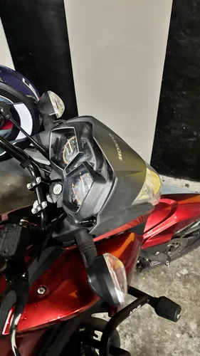 Único Dueño, Entregó Con Maletero Y 2 Cascos.