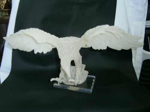 Águila En Acrilico Opalizada Luxai