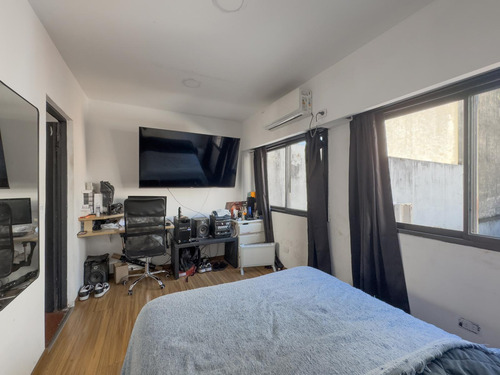 Venta - Casa Tipo Ph - Multifamiliar - 5 Ambientes - Terraza - Taller De Trabajo