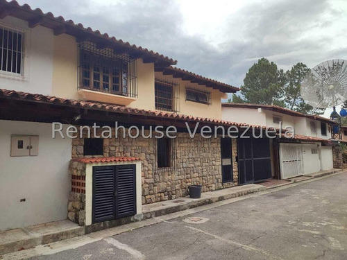 Bella Casa Bien Distribuida De MĂșltiples Niveles En Venta Ubicada En Los Naranjos Del Cafetal 25-6495