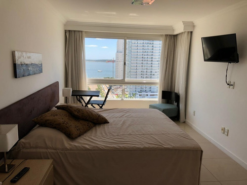 Departamento En Alquiler Zona Conrad- Ref: 193
