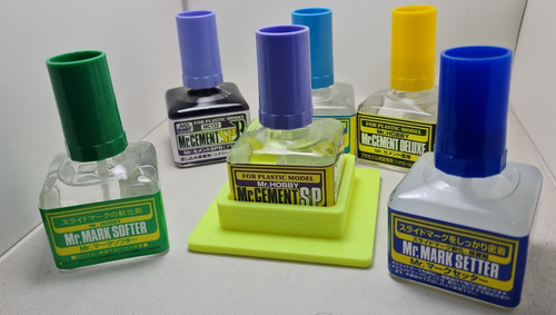 Imagen 2 de 3 de Mr Hobby Mr.cement Sp Black+portacement0 Mc132 Rdelhobby Mza