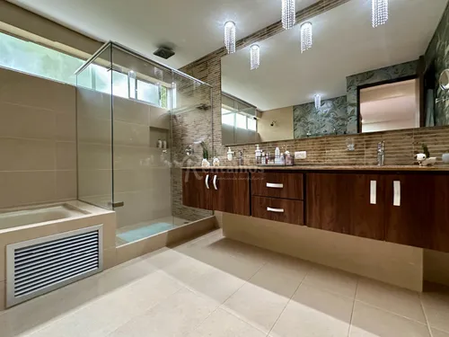 Casa En Venta En Benedictinos. Cod V776004