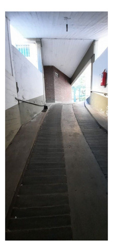 Imagen 3 de 5 de Cochera En Venta Cubierta En Excelente Ubicación!