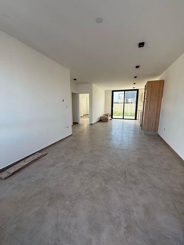 Duplex En Venta Solares De Manantiales