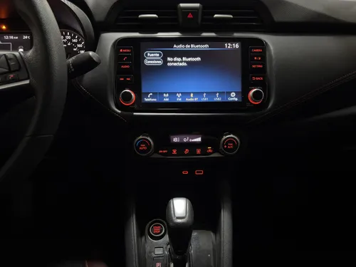 Nissan Versa SR CVT