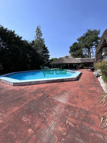 Imagen 11 de 25 de Casa En Venta En El Pinar Al Sur 275 M2 ,piscina 102m2