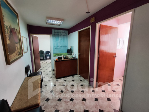 Oficina En Alquiler - Piso 5, Torre Capitolio, Calicanto, Maracay