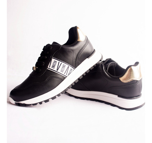 Zapatilla Casual Negra 1429-103-18533 Mujer Vizzano