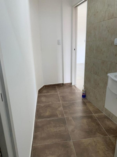 Imagen 8 de 12 de Departamento En Venta De 1 Dormitorio En Lomas Del Mirador