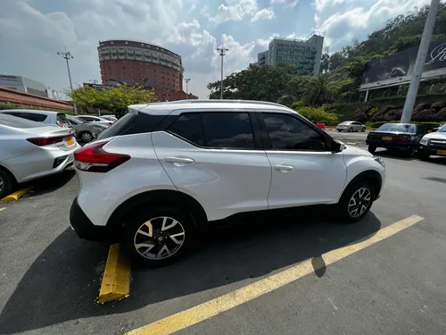 Nissan Kicks 1.6 Sense