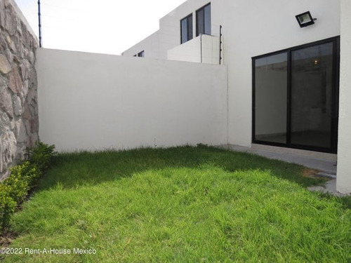 Imagen 10 de 14 de Casa Con Sala De Tv Y Amenidades. Renta, El Refugio