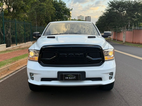 RAM Ram Classic 5.7 Laramie Night Edition Cab. Dupla 4X4 Aut. 4P