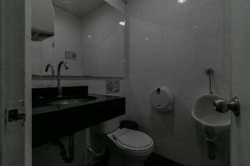 Local En Arriendo En Chico. Cod A1021297